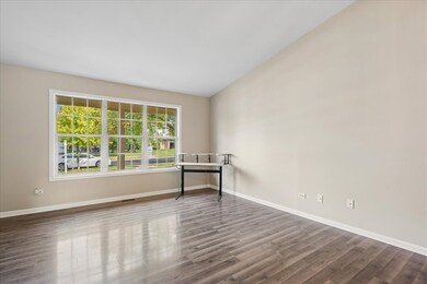 1306 Robin Dr, Carol Stream, IL 60188 - photo 3