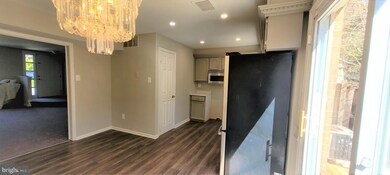 2523 Windbreak Dr, Alexandria, VA 22306 - photo 3