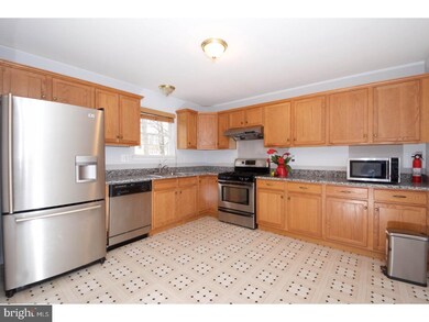 30 Columbia Ave, Hightstown, NJ 08520 - photo 7