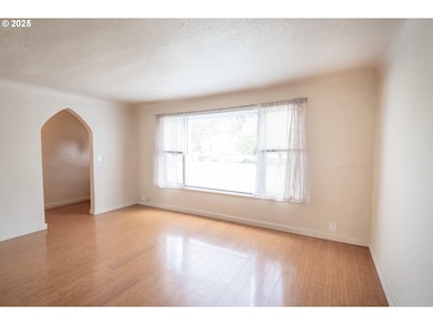 2560 Kincaid St, Eugene, OR 97405 - photo 5