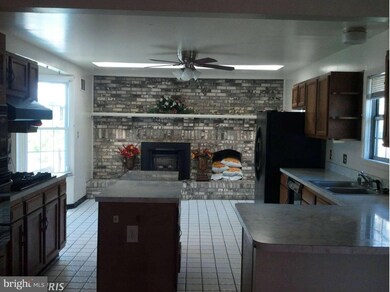 405 Goldleaf Ave, Capitol Heights, MD 20743 - photo 3