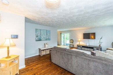 2 Crestwood Ln, Lincoln, RI 02865 - photo 4