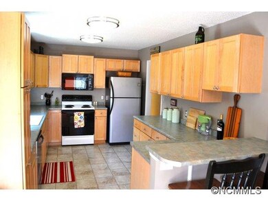 31 Fieldcrest Cir, Asheville, NC 28806 - photo 4