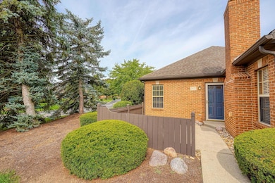 2622 Trottersway Dr, Columbus, OH 43235 - photo 2