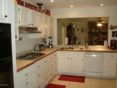 17616 N Lindgren Ave, Sun City, AZ 85373 - photo 4