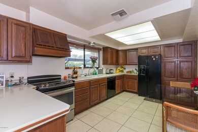 2718 Glenn Kitchen
