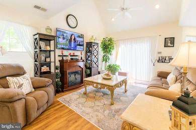 1308 Foxmeadow Dr unit CONDO 1308, Royersford, PA 19468 - photo 3