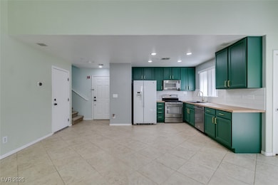 2927 Sapphire Sands Ct, North Las Vegas, NV 89031 - photo 2