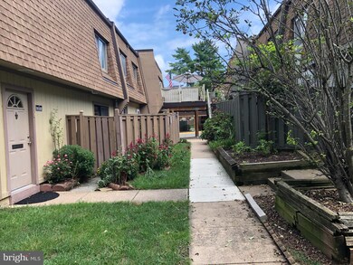 8006 Capistrano Place unit D, Alexandria, VA 22309 - photo 6