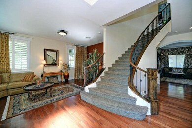 004_Foyer - Living
