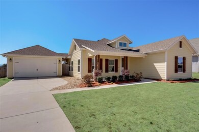 1426 Blue Bonnett Blvd, Gainesville, TX 76240 - photo 2