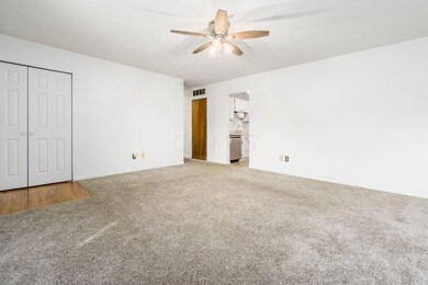 S_-_3784_Hendron_Rd_-_025