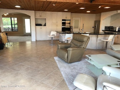 Applewood Great Room looking into Living