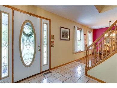 Large, open from ceramic foyer