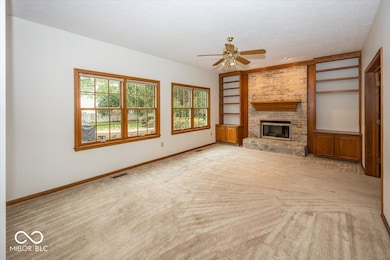 11310 Knightsbridge Ln, Fishers, IN 46037 - photo 3