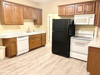 246 Sargeant St unit 248, Holyoke, MA 01040 - photo 4