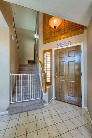002_Entrance