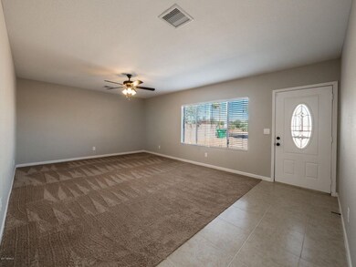 Southern - 05Entry & Family Room