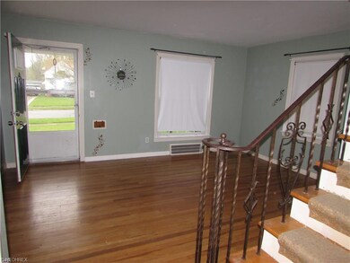 17518 Maple Heights Blvd, Maple Heights, OH 44137 - photo 7