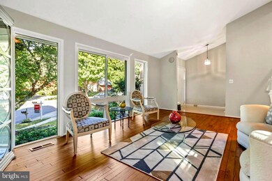 912 Twin Oaks Dr, Potomac, MD 20854 - photo 6