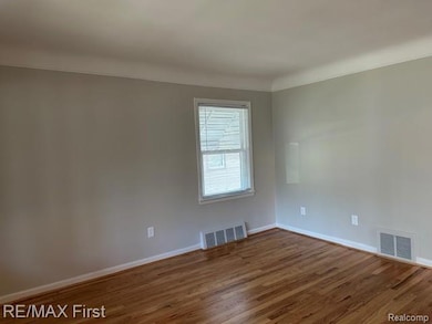 17175 Five Points St, Redford, MI 48240 - photo 7