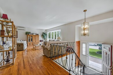 20 Peppermint Rd, ComMacK, NY 11725 - photo 7