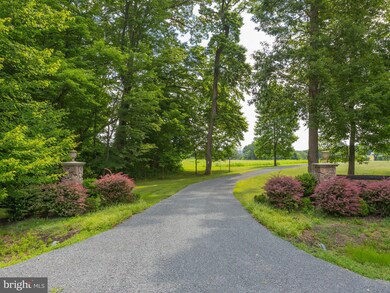 19574 Lovella Country Ct, Purcellville, VA 20132 - photo 2