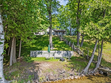 9898 S Pritchard Dr, Stanwood, MI 49346 - photo 5