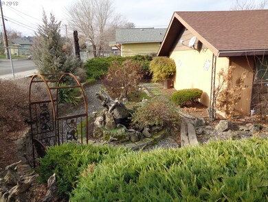 1011 J St, the Dalles, OR 97058 - photo 2