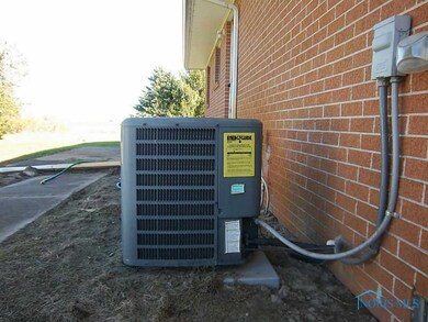 22680 Bowling Green Rd W, Grand Rapids, OH 43522 - photo 5