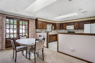 52 Pinewood Dr, West Warwick, RI 02893 - photo 5