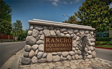 653 S Orchard Dr, Burbank, CA 91506 - photo 2