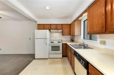 7402 W 102nd Ct, Overland Park, KS 66212 - photo 6