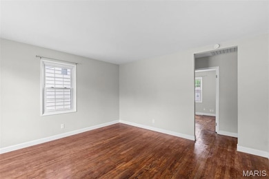 2490 Mullanphy Ln, Florissant, MO 63031 - photo 2