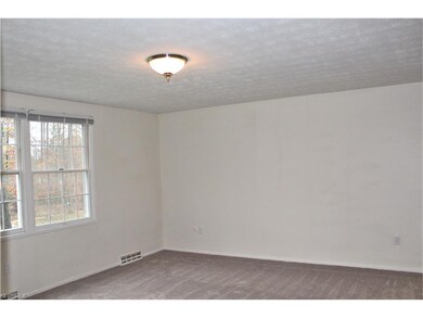 Spacious Master Bedroom with En Suite Bath