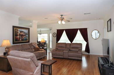 3315 Holt Cir, Pensacola, FL 32526 - photo 3