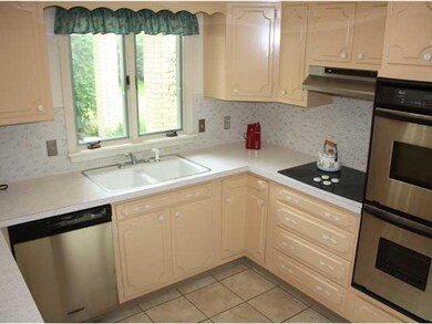 Kitchen All  newer SS appliances included!