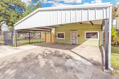 5012 1/2 Irvington Blvd, Houston, TX 77009 - photo 4