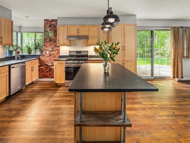 17 Winding Brook Dr, South Burlington, VT 05403 - photo 4