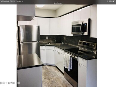 Greenwich Green unit 207, Old Greenwich, CT 06870 - photo 3