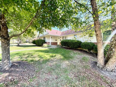 908 S Fairview Rd, Columbia, MO 65203 - photo 2