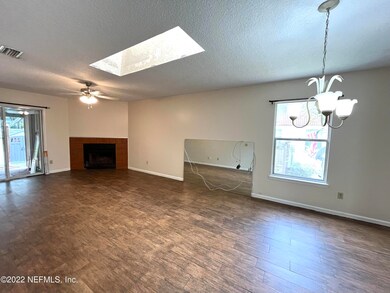 8882 Sandusky Ave S, Jacksonville, FL 32216 - photo 5