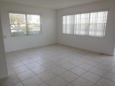 366 Camden P, West Palm Beach, FL 33417 - photo 2