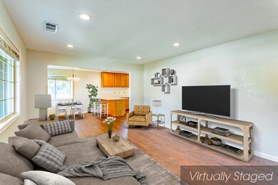 6 living staged