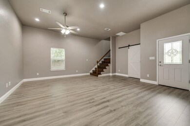 915 W Munson St, Denison, TX 75020 - photo 5