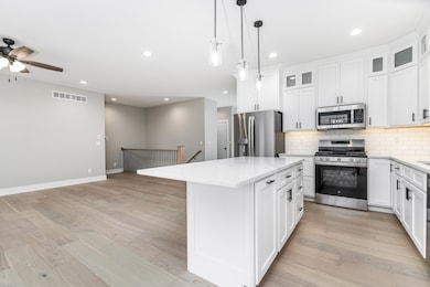 2438 Rolling Creek Ln, Dubuque, IA 52003 - photo 7