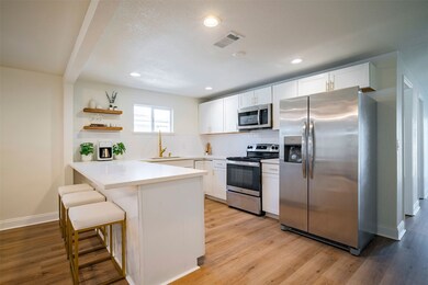 5104 Chapman St, Houston, TX 77009 - photo 6