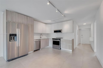 240 Galen Dr unit 308, Key Biscayne, FL 33149 - photo 6