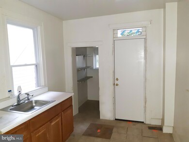 5325 Cuthbert Ave, Baltimore, MD 21215 - photo 7