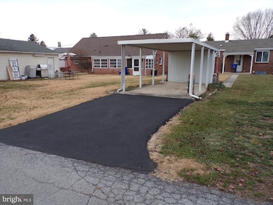 1426 Margaret St, Reading, PA 19605 - photo 4